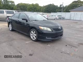 2008 Toyota Camry LE z VIN 4T1BE46K18U221309, wystawiony jako IAAI lot #43392267 z przebiegiem 318 329 mil mil oraz . Historia ofert i sprzedaży dostępna na DreamBid. Obrazek 1.