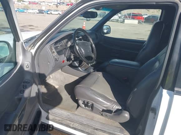 1999 Ford Explorer Sport с VIN 1FMZU24E5XUA60982, выставлен на аукционе IAAI как лот 43517692 с пробегом 140 903 миль миль и . История ставок и продаж доступна на DreamBid. Изображение 5.