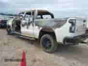 2023 Chevrolet Silverado 1500 LT Trail Boss z VIN 3GCUDFE85PG210977, wystawiony jako IAAI lot #41017747 z przebiegiem Nie podano mil oraz . Historia ofert i sprzedaży dostępna na DreamBid. Obrazek 3.