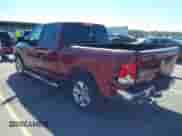 2017 Ram 1500 Lone Star z VIN 3C6RR6LT9HG584399, wystawiony jako IAAI lot #41683638 z przebiegiem 142 317 mil mil oraz . Historia ofert i sprzedaży dostępna na DreamBid. Obrazek 3.