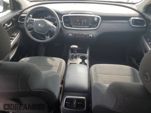 2019 Kia Sorento L with VIN 5XYPG4A3XKG508774, listed as a Copart auction lot 71986685 with 86,014 mi miles and Salvage title. Bid and sale history available at DreamBid. Image 8.