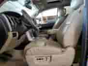 2010 Toyota Tundra Limited z VIN 5TFHY5F17AX146784, wystawiony jako Copart lot #61340205 z przebiegiem 111 876 mil mil oraz Szkoda całkowita • Salvage title. Historia ofert i sprzedaży dostępna na DreamBid. Obrazek 7.