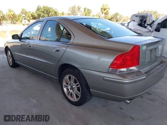 2006 Volvo S60 2.5L Turbo с VIN YV1RH592X62517864, выставлен на аукционе IAAI как лот 42586815 с пробегом 263 432 миль миль и . История ставок и продаж доступна на DreamBid. Изображение 3.