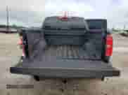 2018 Chevrolet Colorado 4WD ZR2 z VIN 1GCPTEE1XJ1184556, wystawiony jako Copart lot #85921795 z przebiegiem 86 992 mil mil oraz Szkoda całkowita • Salvage title. Historia ofert i sprzedaży dostępna na DreamBid. Obrazek 6.