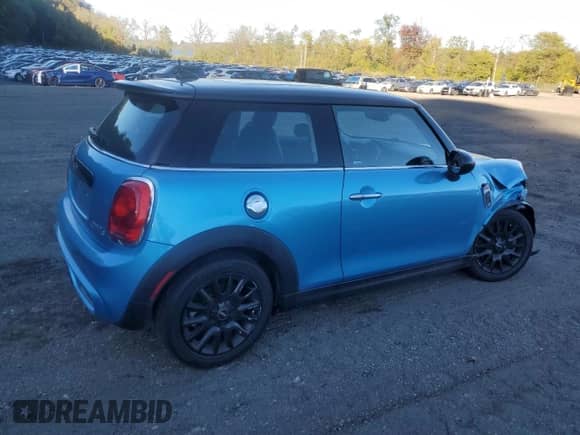 2016 MINI Hardtop S z VIN WMWXP7C54G3B33802, wystawiony jako Copart lot #86173735 z przebiegiem 40 137 mil mil oraz Szkoda całkowita • Salvage title. Historia ofert i sprzedaży dostępna na DreamBid. Obrazek 3.