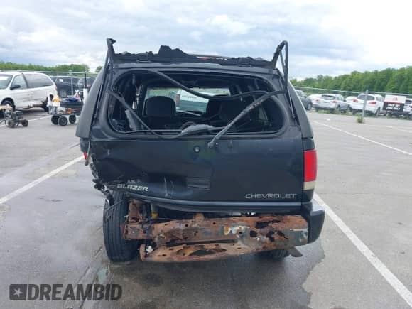 2000 Chevrolet Blazer LS with VIN 1GNDT13W2Y2297715, listed as a IAAI auction lot 42315268 with 198,508 mi miles and . Bid and sale history available at DreamBid. Image 16.