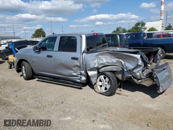 2022 Ram 1500 SLT z VIN 3C6RR7LG1NG301434, wystawiony jako Copart lot #69916005 z przebiegiem 87 919 mil mil oraz Nie do naprawy • Non repairable. Historia ofert i sprzedaży dostępna na DreamBid. Obrazek 2.