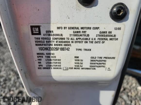 2006 Chevrolet Silverado 2500HD LT3 с VIN 1GCHK23D26F180742, выставлен на аукционе Copart как лот 82216435 с пробегом 201 180 миль миль и Чистый • Clean title. История ставок и продаж доступна на DreamBid. Изображение 12.
