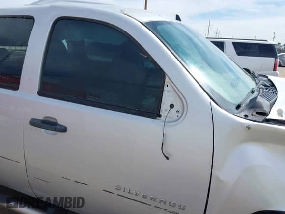 2013 Chevrolet Silverado 1500 LS z VIN 3GCPCREA0DG271797, wystawiony jako IAAI lot #41895015 z przebiegiem 174 940 mil mil oraz . Historia ofert i sprzedaży dostępna na DreamBid. Obrazek 14.