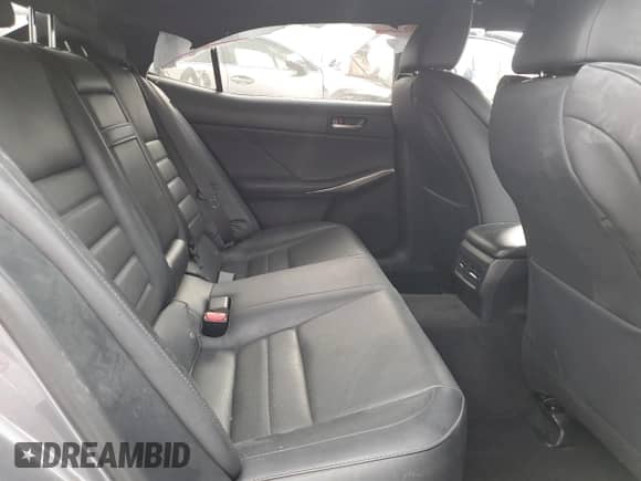 2018 Lexus IS 300 z VIN JTHBA1D27J5069391, wystawiony jako Copart lot #71728265 z przebiegiem 66 981 mil mil oraz Szkoda całkowita • Salvage title. Historia ofert i sprzedaży dostępna na DreamBid. Obrazek 10.