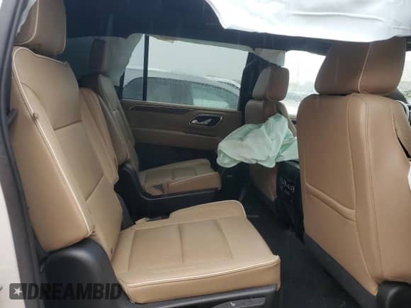 2021 Chevrolet Suburban Premier z VIN 1GNSKFKD2MR146737, wystawiony jako Copart lot #83866475 z przebiegiem 126 585 mil mil oraz Szkoda całkowita • Salvage title. Historia ofert i sprzedaży dostępna na DreamBid. Obrazek 10.