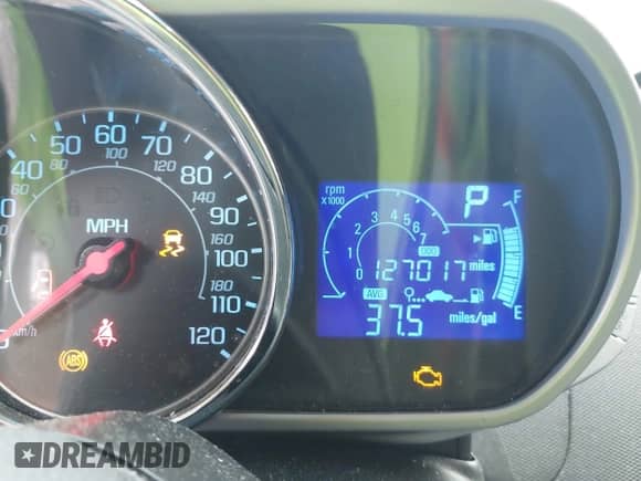 2014 Chevrolet Spark LS с VIN KL8CB6S9XEC590941, выставлен на аукционе IAAI как лот 43242492 с пробегом 127 017 миль миль и . История ставок и продаж доступна на DreamBid. Изображение 7.