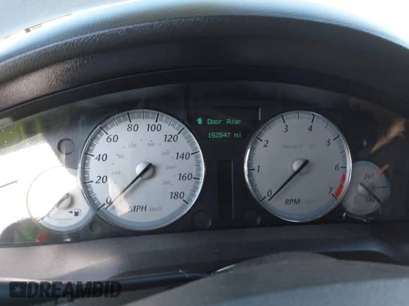 2006 Chrysler 300 C SRT-8 with VIN 2C3LA73W86H388896, listed as a IAAI auction lot 40599030 with 152,547 mi miles and . Bid and sale history available at DreamBid. Image 7.