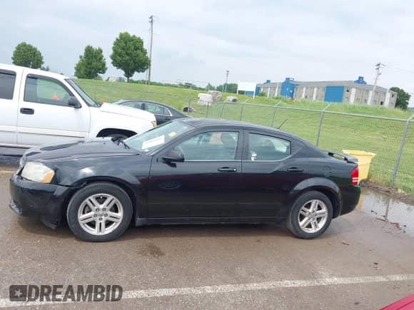 2009 Dodge Avenger SXT z VIN 1B3LC56B99N528146, wystawiony jako IAAI lot #42406934 z przebiegiem 153 442 mil mil oraz . Historia ofert i sprzedaży dostępna na DreamBid. Obrazek 14.