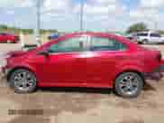 2018 Chevrolet Sonic LT z VIN 1G1JD5SH0J4109229, wystawiony jako IAAI lot #42897541 z przebiegiem 62 529 mil mil oraz . Historia ofert i sprzedaży dostępna na DreamBid. Obrazek 15.