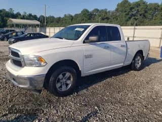 2018 Ram 1500 SLT z VIN 1C6RR6GG6JS317409, wystawiony jako Copart lot #69122885 z przebiegiem 120 898 mil mil oraz Szkoda całkowita • Salvage title. Historia ofert i sprzedaży dostępna na DreamBid. Obrazek 1.