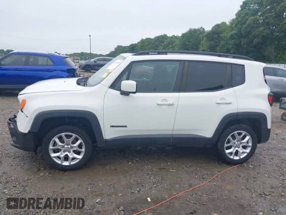 2017 Jeep Renegade Altitude with VIN ZACCJBBB1HPG08197, listed as a IAAI auction lot 42346088 with 76,552 mi miles and . Bid and sale history available at DreamBid. Image 14.