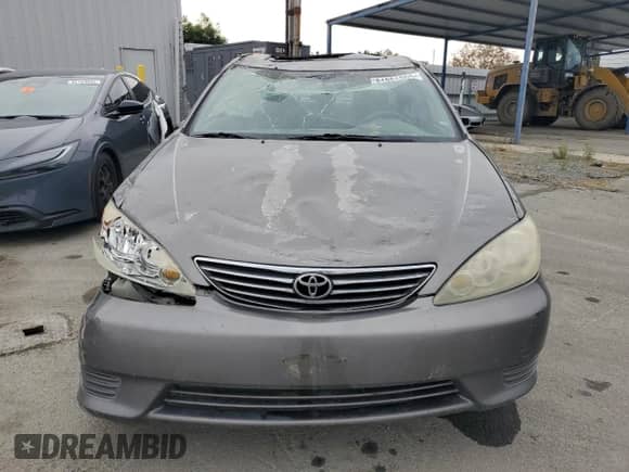 2005 Toyota Camry XLE with VIN 4T1BF30K45U596980, listed as a Copart auction lot 81821355 with 189,396 mi miles and Salvage title. Bid and sale history available at DreamBid. Image 5.