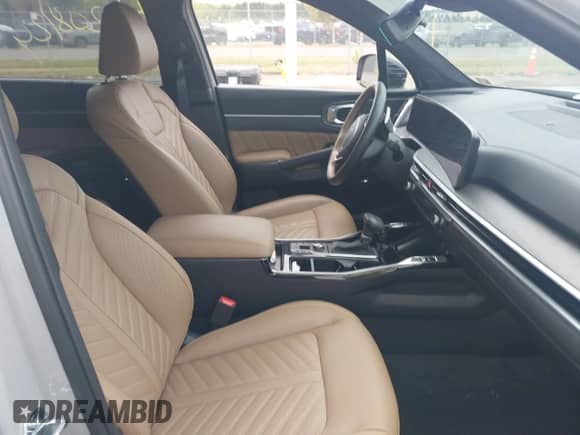 2025 Kia Sorento X-Line SX with VIN 5XYRKDJF5SG320570, listed as a IAAI auction lot 43208124 with 9,405 mi miles and . Bid and sale history available at DreamBid. Image 5.