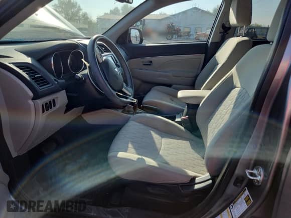 2021 Mitsubishi Outlander ES z VIN JA4APUAU1MU001160, wystawiony jako Copart lot #81616325 z przebiegiem 96 015 mil mil oraz Szkoda całkowita • Salvage title. Historia ofert i sprzedaży dostępna na DreamBid. Obrazek 7.