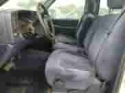 1999 Chevrolet Silverado 1500 z VIN 1GCEC14V3XE158578, wystawiony jako Copart lot #57830095 z przebiegiem 99 015 mil mil oraz Czysty tytuł • Clean title. Historia ofert i sprzedaży dostępna na DreamBid. Obrazek 7.