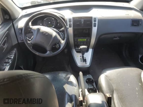 2008 Hyundai Tucson SE с VIN KM8JN72D28U855751, выставлен на аукционе Copart как лот 64925045 с пробегом 196 734 миль миль и Списание • Salvage title. История ставок и продаж доступна на DreamBid. Изображение 8.