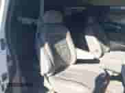 2002 Chevrolet Astro z VIN 1GNDM19X72B125295, wystawiony jako IAAI lot #40714590 z przebiegiem 190 607 mil mil oraz . Historia ofert i sprzedaży dostępna na DreamBid. Obrazek 8.