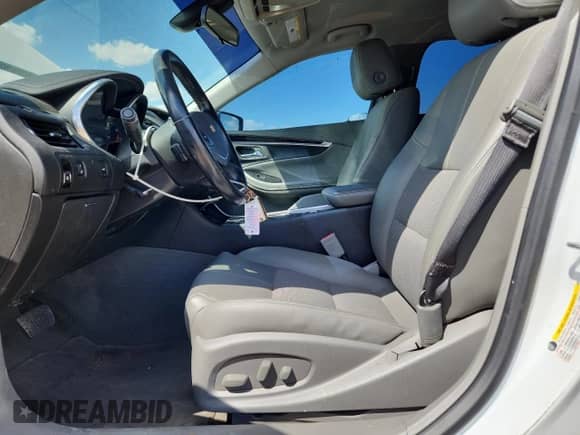 2019 Chevrolet Impala LT с VIN 2G11Z5S32K9115537, выставлен на аукционе Copart как лот 71418785 с пробегом 129 825 миль миль и Списание • Salvage title. История ставок и продаж доступна на DreamBid. Изображение 7.