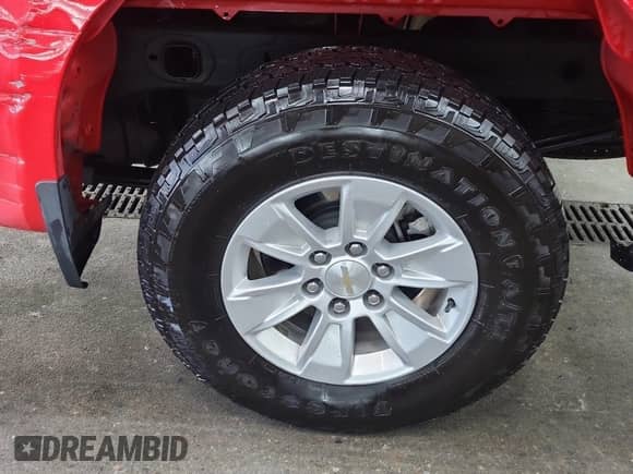 2024 Chevrolet Silverado 1500 LT z VIN 1GCRDDEK1RZ155405, wystawiony jako IAAI lot #43540237 z przebiegiem 50 431 mil mil oraz . Historia ofert i sprzedaży dostępna na DreamBid. Obrazek 35.
