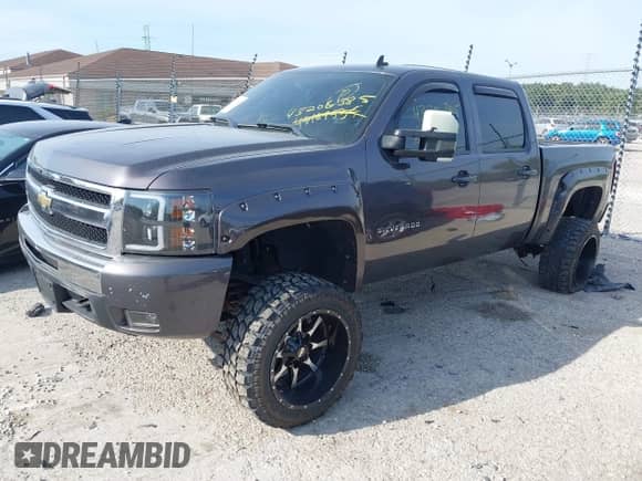 2010 Chevrolet Silverado 1500 LTZ with VIN 3GCRKTE39AG216612, listed as a IAAI auction lot 43206385 with 203,837 mi miles and . Bid and sale history available at DreamBid. Image 17.