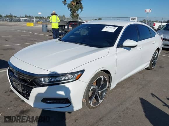 2019 Honda Accord Sport z VIN 1HGCV1F33KA147711, wystawiony jako IAAI lot #43205390 z przebiegiem 106 145 mil mil oraz . Historia ofert i sprzedaży dostępna na DreamBid. Obrazek 2.