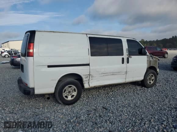 2008 Chevrolet Express Cargo с VIN 1GCFG15X781227581, выставлен на аукционе Copart как лот 82034175 с пробегом 214 404 миль миль и Списание • Salvage title. История ставок и продаж доступна на DreamBid. Изображение 3.