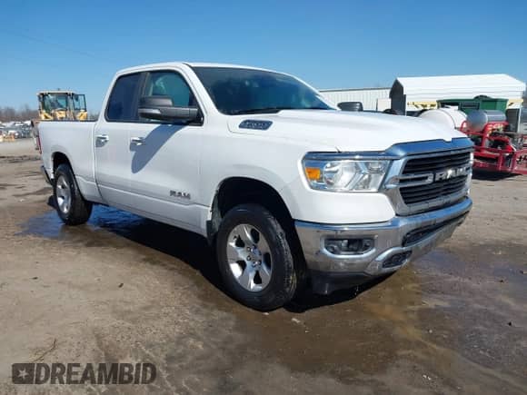 2020 Ram 1500 Big Horn z VIN 1C6RREBT3LN252583, wystawiony jako IAAI lot #41767035 z przebiegiem 218 563 mil mil oraz . Historia ofert i sprzedaży dostępna na DreamBid. Obrazek 1.