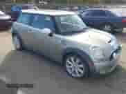 2009 MINI Hardtop S с VIN WMWMF73529TT99485, выставлен на аукционе IAAI как лот 43543003 с пробегом 101 131 миль миль и . История ставок и продаж доступна на DreamBid. Изображение 1.
