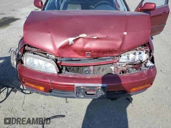 1995 Honda Accord LX z VIN 1HGCD5637SA146541, wystawiony jako Copart lot #55335725 z przebiegiem 215 788 mil mil oraz Szkoda całkowita • Salvage title. Historia ofert i sprzedaży dostępna na DreamBid. Obrazek 11.