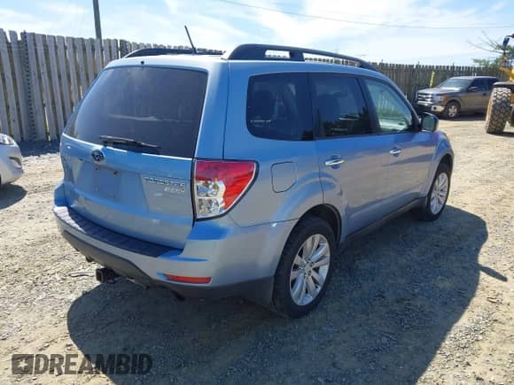 2011 Subaru Forester X Limited z VIN JF2SHAFC5BH769656, wystawiony jako IAAI lot #42309166 z przebiegiem 181 958 mil mil oraz . Historia ofert i sprzedaży dostępna na DreamBid. Obrazek 4.