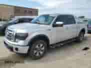 2013 Ford F-150 Lariat z VIN 1FTFW1ET9DKD98627, wystawiony jako Copart lot #70766665 z przebiegiem 171 612 mil mil oraz Szkoda całkowita • Salvage title. Historia ofert i sprzedaży dostępna na DreamBid. Obrazek 1.
