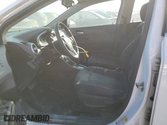 2017 Chevrolet Sonic LT с VIN 1G1JD5SH6H4129981, выставлен на аукционе Copart как лот 84042075 с пробегом 93 279 миль миль и Списание • Salvage title. История ставок и продаж доступна на DreamBid. Изображение 7.