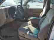 2001 Chevrolet S-10 LS с VIN 1GCCS19WX18183480, выставлен на аукционе Copart как лот 66521834 с пробегом 250 524 миль миль и Списание • Salvage title. История ставок и продаж доступна на DreamBid. Изображение 7.