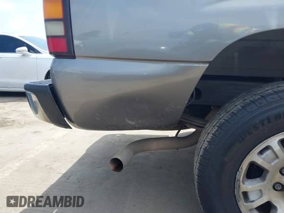 2007 GMC Sierra 1500 SLE1 with VIN 2GTEC13Z171168600, listed as a IAAI auction lot 42282026 with 238,679 mi miles and . Bid and sale history available at DreamBid. Image 18.