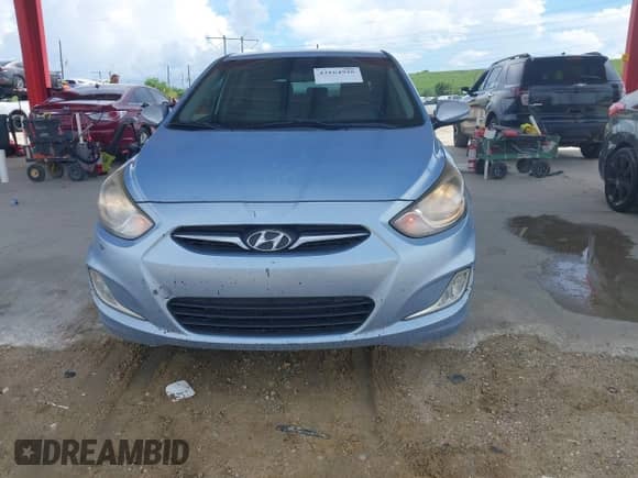 2013 Hyundai Accent SE с VIN KMHCU5AE1DU086048, выставлен на аукционе IAAI как лот 43164926 с пробегом 309 532 миль миль и . История ставок и продаж доступна на DreamBid. Изображение 6.
