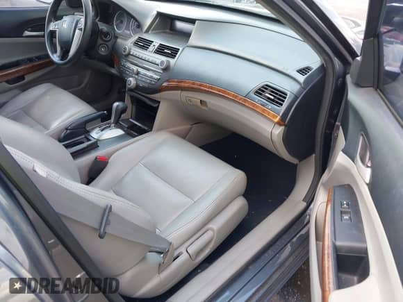 2012 Honda Accord EX с VIN 1HGCP3F71CA004069, выставлен на аукционе IAAI как лот 43135306 с пробегом 167 512 миль миль и . История ставок и продаж доступна на DreamBid. Изображение 5.
