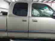 2002 Toyota Tundra SR5 z VIN 5TBBT44152S300135, wystawiony jako IAAI lot #43267676 z przebiegiem 300 860 mil mil oraz . Historia ofert i sprzedaży dostępna na DreamBid. Obrazek 13.