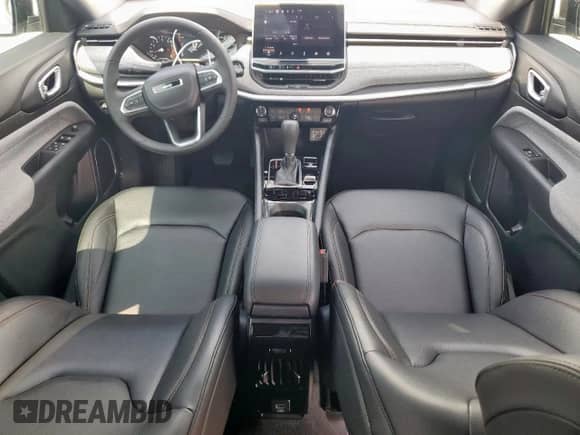 2024 Jeep Compass Latitude Lux с VIN 3C4NJDFN4RT149931, выставлен на аукционе Copart как лот 69669565 с пробегом 3 204 миль миль и Списание • Salvage title. История ставок и продаж доступна на DreamBid. Изображение 8.