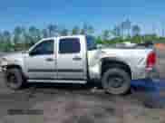 2007 GMC Sierra 1500 SLE1 z VIN 3GTEC13C37G538920, wystawiony jako IAAI lot #42188019 z przebiegiem 262 302 mil mil oraz . Historia ofert i sprzedaży dostępna na DreamBid. Obrazek 14.