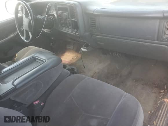 2006 GMC Sierra 1500 SLE1 with VIN 1GTEK19B86Z129666, listed as a Copart auction lot 62762165 with 299,192 mi miles and Salvage title. Bid and sale history available at DreamBid. Image 8.