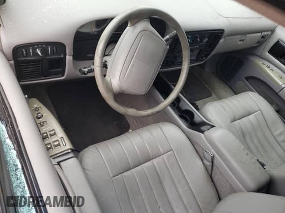 1995 Chevrolet Caprice с VIN 1G1BL52P6SR144277, выставлен на аукционе Copart как лот 72798924 с пробегом Не указан миль и Списание • Salvage title. История ставок и продаж доступна на DreamBid. Изображение 8.
