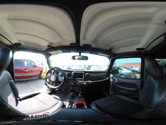 2021 Jeep Wrangler Unlimited Sport Altitude with VIN 1C4HJXDN5MW670810, listed as a IAAI auction lot 42562339 with 136,697 mi miles and . Bid and sale history available at DreamBid. Image 19.