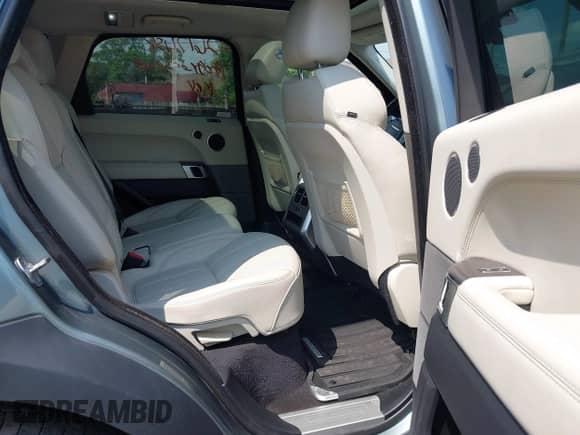 2014 Land Rover Range Rover Sport HSE with VIN SALWR2WF6EA318884, listed as a IAAI auction lot 42617458 with 121,004 mi miles and . Bid and sale history available at DreamBid. Image 8.