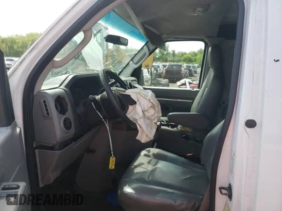 2014 Ford Econoline Cargo Commercial z VIN 1FTNE1EW3EDA66746, wystawiony jako Copart lot #56550355 z przebiegiem 176 493 mil mil oraz Szkoda całkowita • Salvage title. Historia ofert i sprzedaży dostępna na DreamBid. Obrazek 7.